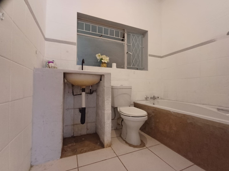 6 Bedroom Property for Sale in Makwassie North West